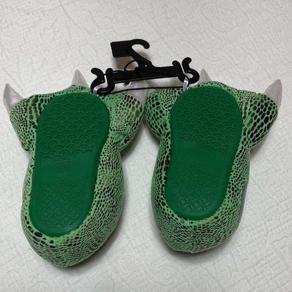 5/6 T-Rex Jurassic World Plush Toddler Slippers - Picture 6 of 12